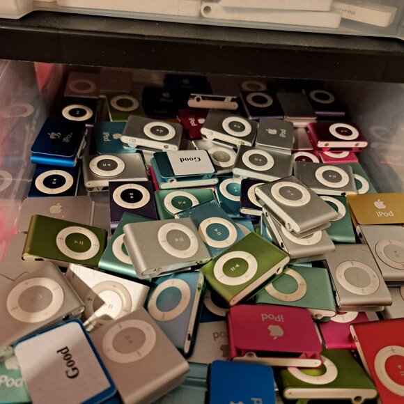 1X Apple iPod Classic 4th Gen Various Storage and Condition with accessories - Picture 9 of 16